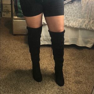 WOMENS 8.5 thigh high Chinese laundry boots! New